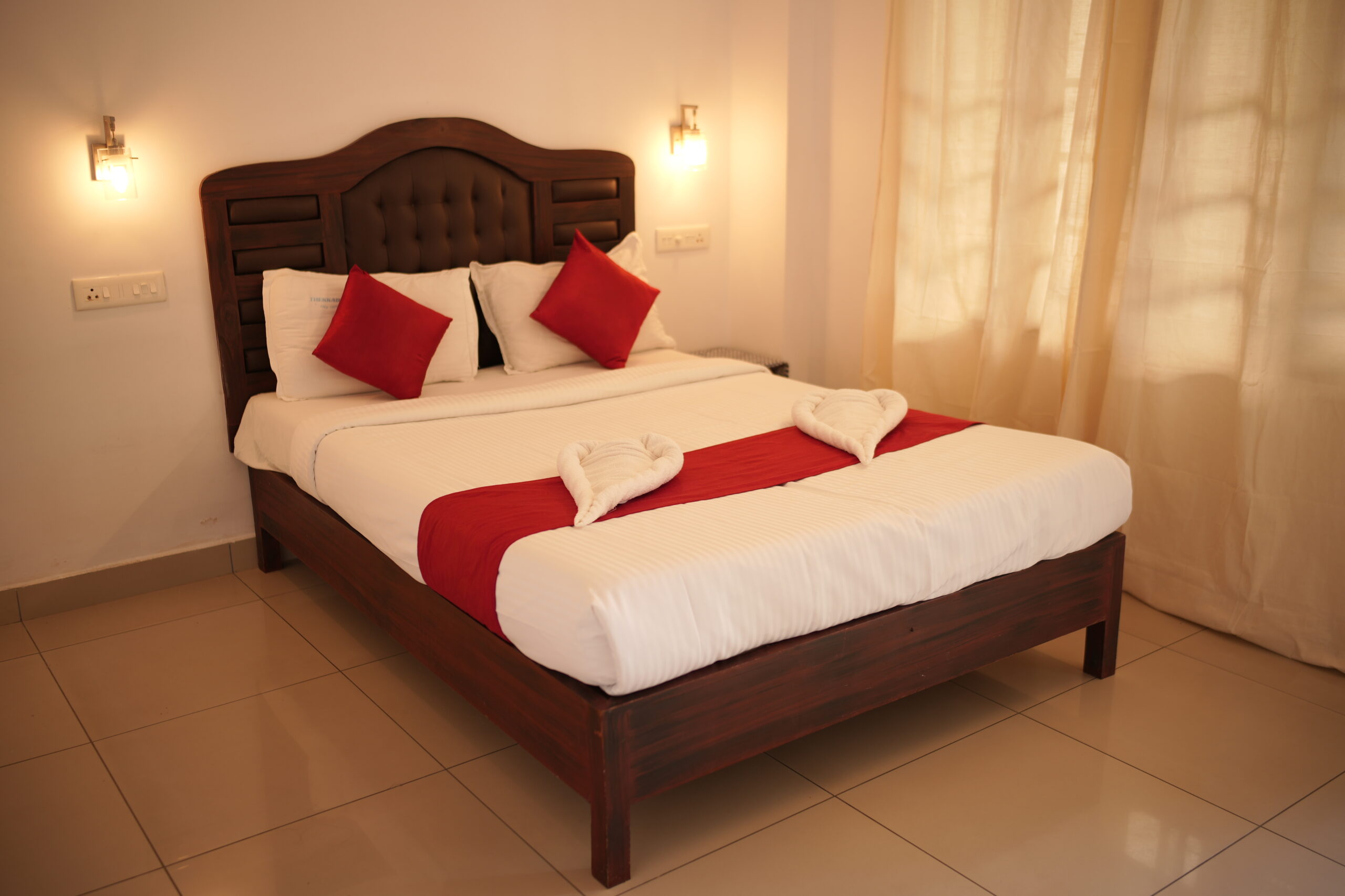 Deluxe rooms in Thekkady